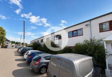 Büro- und Lagerflächen in verkehrsgünstiger Industrieanlage