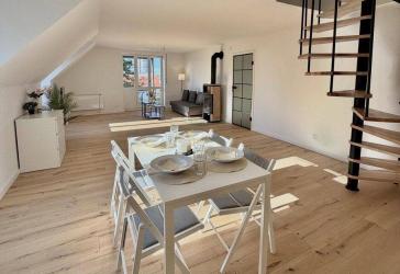 Frisch sanierte 3-ZKB Maisonette mit 2 Balkonen, Tiefgarage, Kamin in ruhiger Lage - Provisionsfrei