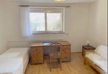Tübingen, Klinik- und Uninähe, möbliertes Zimmer mit Dusche, gemeinsam mit 1 Studentin