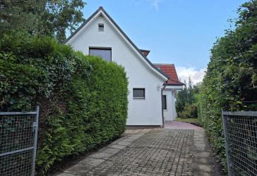 Einfamilienhaus mit großem Garten in bester Lage