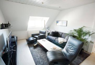 Schöne & helle 3-Zimmer-Wohnung + Einbauküche - auch für WG's geeignet