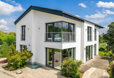 Individuell geplantes Einfamilienhaus mit modernem Satteldach