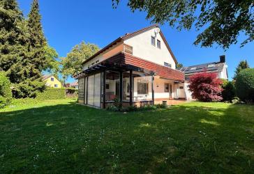 Einfamilienhaus mit Potential auf großem Grundstück in begehrter Lage von Göggingen