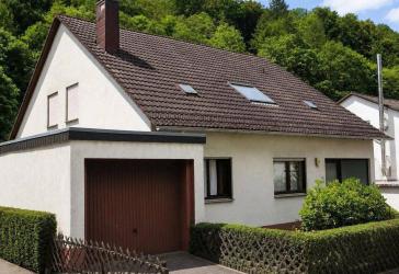 Zweifamilienhaus bezugsfrei - Verkehrswert 201.000 €, 7/10-Wert ca. 141.000 € (Termin 28.10.)
