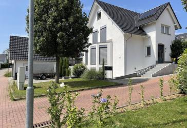 TraumEinfamilienhaus m. Klimaanlage, Solaranlage, Pool, Einliegerwohnung und vieles mehr