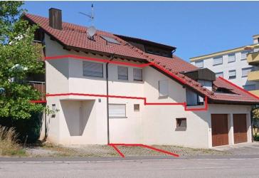 2,5 Zimmer-Wohnung 'Split-Level' mit 2 Balkonen und PKW-Stellplatz im Freien!