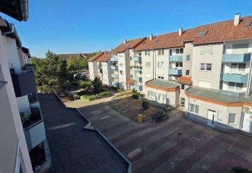 **Schöne große Vierraumwohnung mit Balkon in Ruhiglage, KAUFEN statt mieten!!***