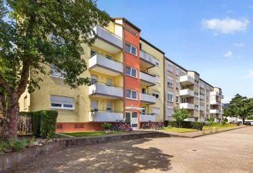 Sofort einziehen und ankommen - gepflegte 3-Zimmer-Wohnung mit 2 Balkonen, Aufzug und Stellplatz