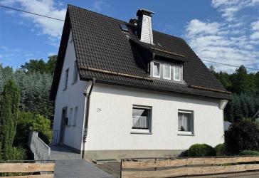 Heinsberg! Mehrgenerationenhaus in Waldrandlage mit Bachlauf!