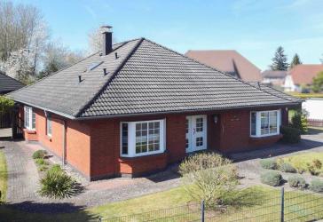 Wohnen & Arbeiten vereint: Bungalow in Steinhagen OT Negast mit separatem Bereich