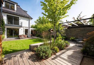 Ästhetik bis ins Detail - hochwertige Doppelhaushälfte mit Südgarten (Energie A+)