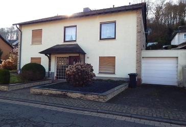 Einfamilienhaus mit mehr Platz als man denkt! ca.104m² Wohnfläche plus 23 m² wohnlich ausgebaute Nutzfläche!
