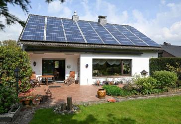 Großes Ein/Zweifamilienhaus - große Südterrasse - große Photovoltaik-Anlage