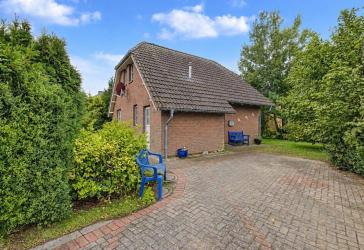 RESERVIERT - Massives Ferienhaus nur 400 m von der Nordsee entfernt