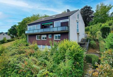 Vielseitiges Zweifamilienhaus mit Potenzial zum Dreifamilienhaus