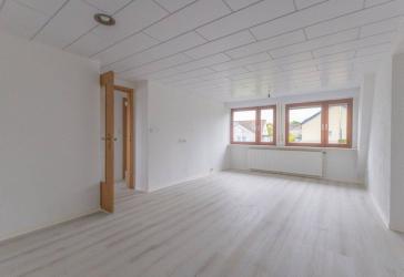 Menden / Lendringsen – Renovierte Wohnung im 1.OG mit Balkon und Gartenanteil