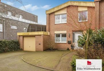 Ansprechendes Reihenendhaus mit Garage auf großem Grundstück