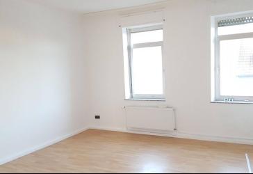Helle, ruhige 3 Zimmerwohnung, mit Küche, Stellplatz und Garten