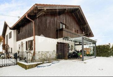 Reihenendhaus mit großzügigem Garten und behaglichem Wohnambiente
