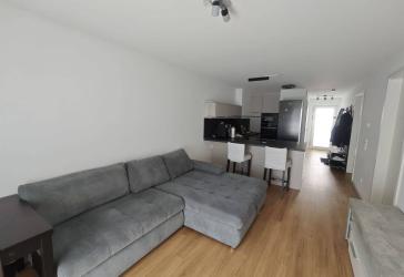 Moderne 3-Zimmer-Gartenwohnung mit großer Terrasse, EBK & TG-Stellplatz in Unterföhring