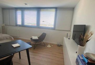 Vom Eigentümer: Helles, kernsaniertes Apartment in Neuehrenfeld