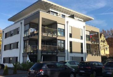 Modernes Wohnen: 3-Zimmer Wohnung, Aufzug, EBK, Terasse, 2 Stellpl. in Bad Kreuznach