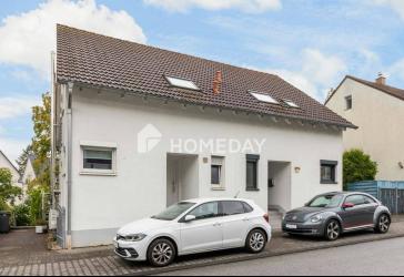 Moderne Doppelhaushälfte mit Kamin, Fußbodenheizung und viel Platz für die Familie