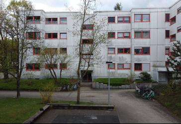 Geräumige 5 - Zimmer Wohnung in Großhadern mit Balkon und viel Platz!