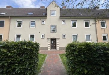 Helle Dachgeschosswohnung mit Flair in grüner Umgebung!