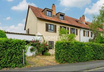 Würzburg-Frauenland: Maisonettewohnung mit Balkon, Garten, Kamin und Stellplatz im 2-Familienhaus