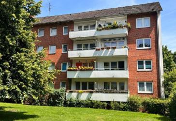 3,5-Zimmer-Eigentumswohnung mit Balkon und einem PKW-Aussenstellplatz in Lübeck-Kücknitz