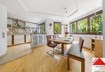 große Wohnung - herrlicher Garten