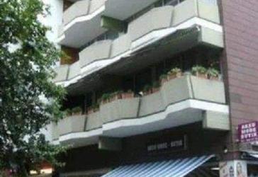 Renditeobjekt aus Eigenbestand, Provision frei; vermietete 4-Zimmer-Eigentumswohnung mit gr. Loggia, Garage, Pkw-Stplz in Köln-Ostheim