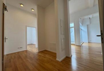 Hoch hinaus zum kleinen Preis: großzügige 4-Zi.-Dachgeschosswohnung mit Ausblick