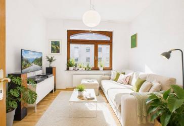 SCHWIND IMMOBILIEN - zentral gelegene Altbauwohnung mit Blick ins Grüne
