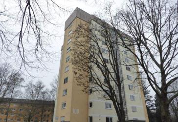 Lichtdurchflutete Hochparterrewohnung mit Einbauküche und sonnigem Balkon!