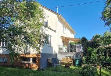 Viel Platz für die Familie: Freistehendes Haus mit 679 m² Grundstück in Nürtingen