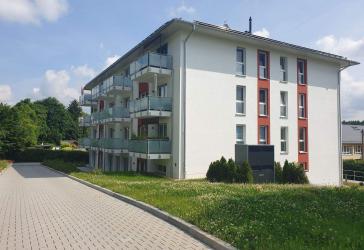 Barrierefrei zur Wohnung und in der Wohnung! Mit Aufzug und ebenerdiger Dusche! Sofort bezugsfrei!