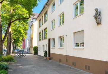 42 m² zum Wohlfühlen - 2-Zimmer-Dachgeschosswohnung in zentraler Lage