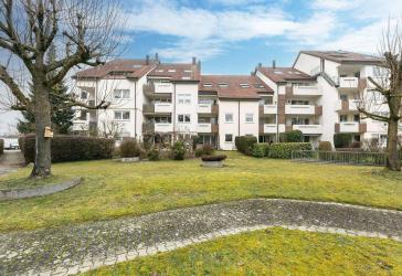 sofort verfügbar: helle Maisonette mit Balkon, Aufzug & Weitsicht