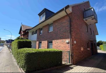 Modernisierte 2-Zimmer-Wohnung mit Loggia und Stellplatz