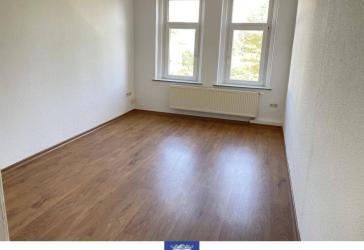 Gepflegte Wohnung mit Loggia, Blick ins Grüne und modernem Badezimmer!