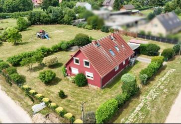 Ruhe. Raum. Lebensqualität. - Einfamilienhaus mit großem Grundstück und überdachter Terrasse