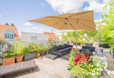 SecretHideaway: Finest roof top terrace downtown Berlins Holy Trinity