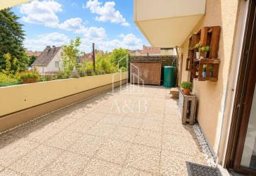 ** Familienfreundliche 4-ZKB-Wohnung mit Balkon, Terrasse, Dachterrasse und Domblick **
