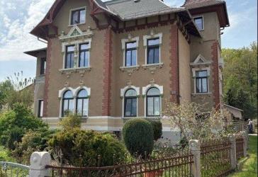 Familienvilla mit historischem Charme !