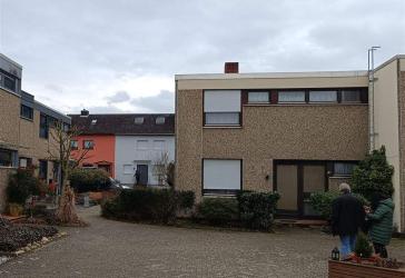 Schöne Doppelhaushälfte möchte wachgeküsst werden .