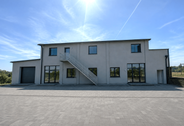 Attraktives, saniertes Wohn- und Geschäftshaus mit viel Potential in Köln-Rondorf