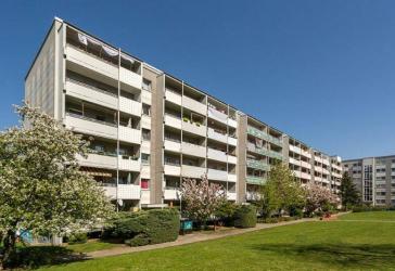 Neue Wohnung, neues Glück! Sanierte 4 Raumwohnung mit Balkon!
