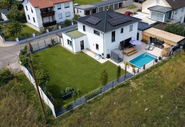 Provisionsfrei | Modernes EFH mit Pool & Lounge | Südlage | Nähe A9